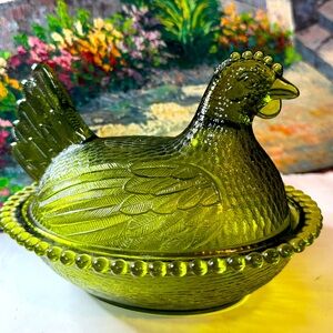 Vintage INDIANA GLASS HON GREEN SATIN HEN ON NEST COVERED CANDY DISH